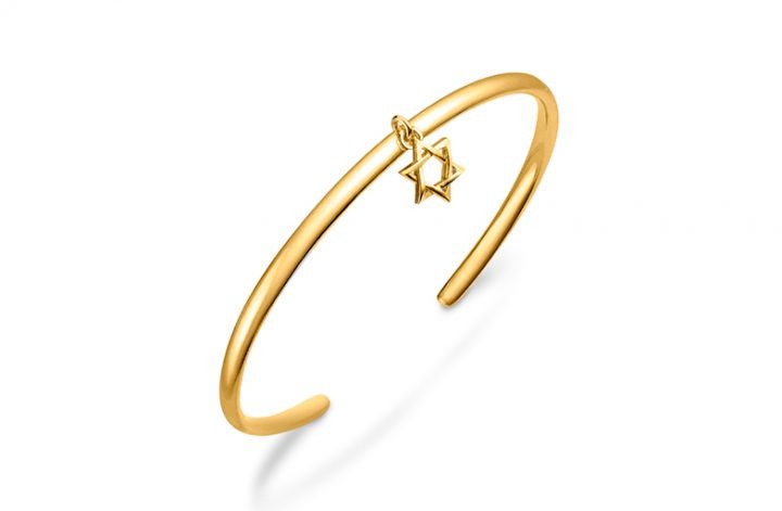 Como na imagem um bracelete com a estrela de Davi é um lindo exemplo de presente religioso.